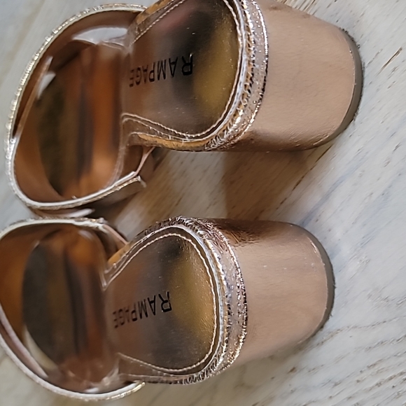 ✨️Rose Gold Foil block heel slides 6.5 RAMPAGE Hannie - Picture 5 of 11